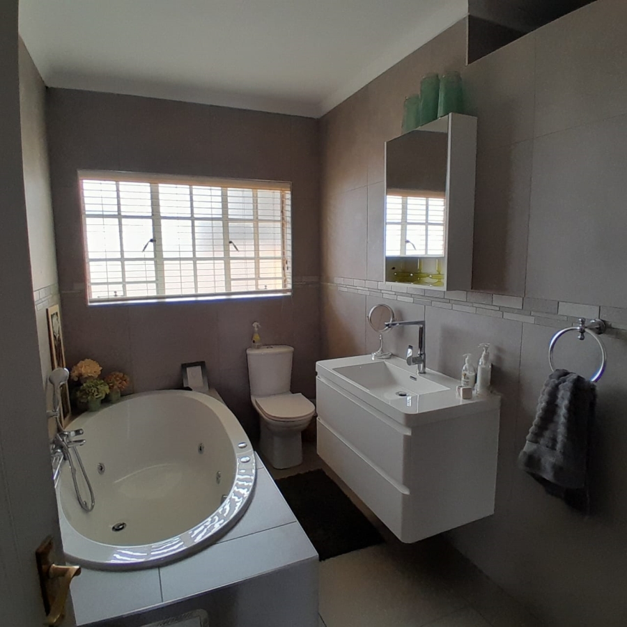 4 Bedroom Property for Sale in Cashan North West